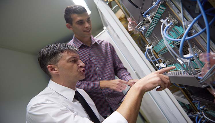 Demand to work as an Electrical and Electronics Engineers in Canada